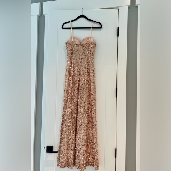 EUC Hailey Adrianna Papell rose gold sequin gown - Picture 5 of 5